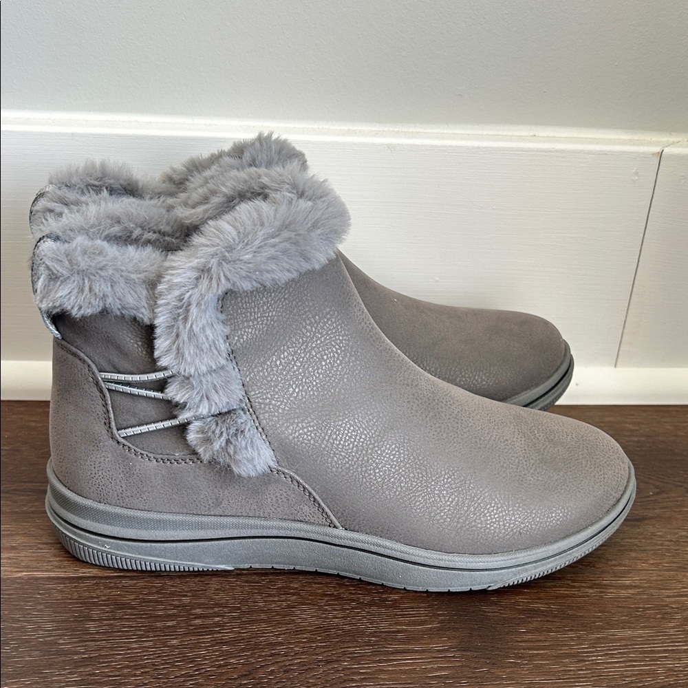 NWOT Cloudsteppers by Clarks Breeze Fur Ankle Boots Gray Size 7 | Cloudsteppers